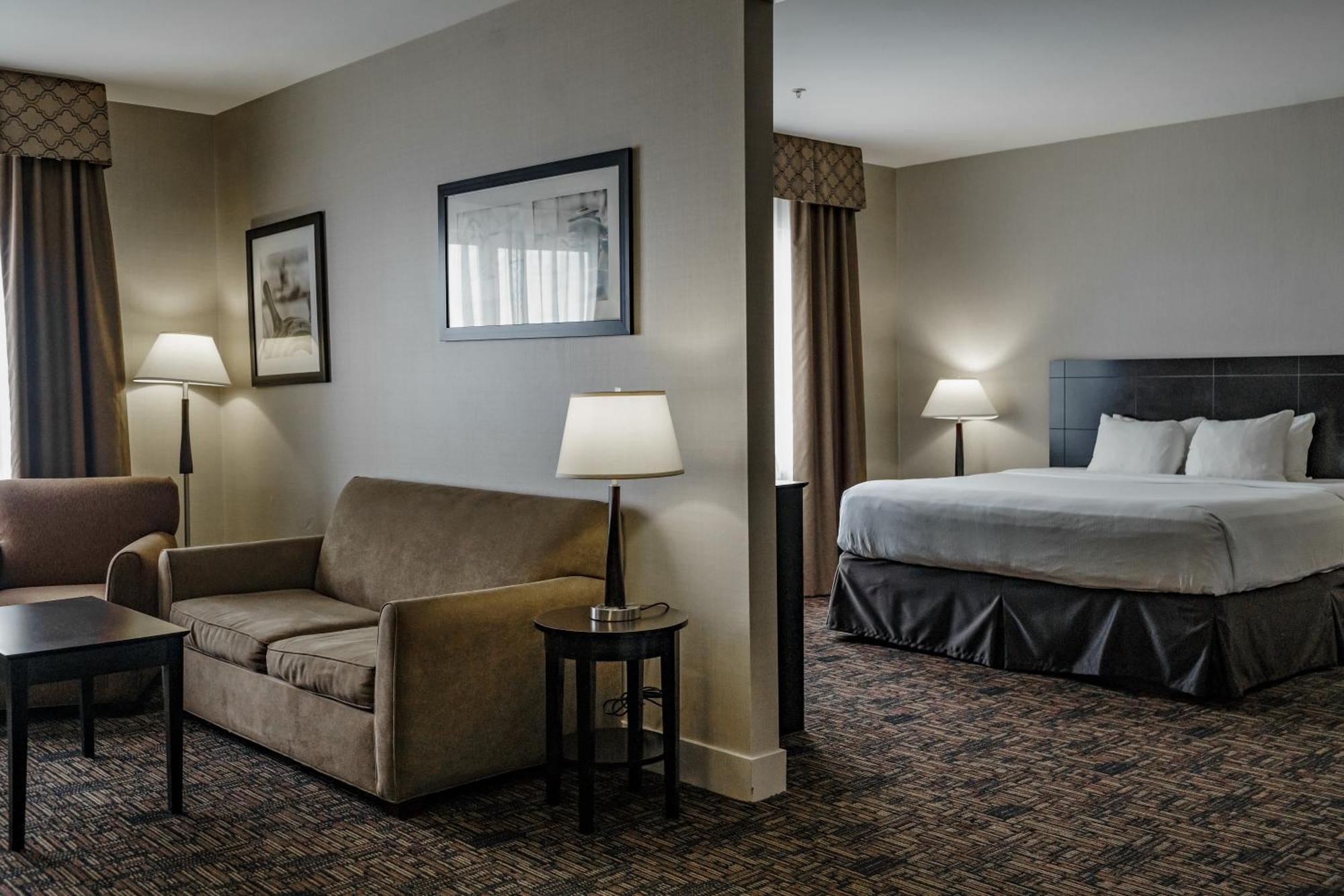 לדוק Radisson Hotel Edmonton Airport מראה חיצוני תמונה