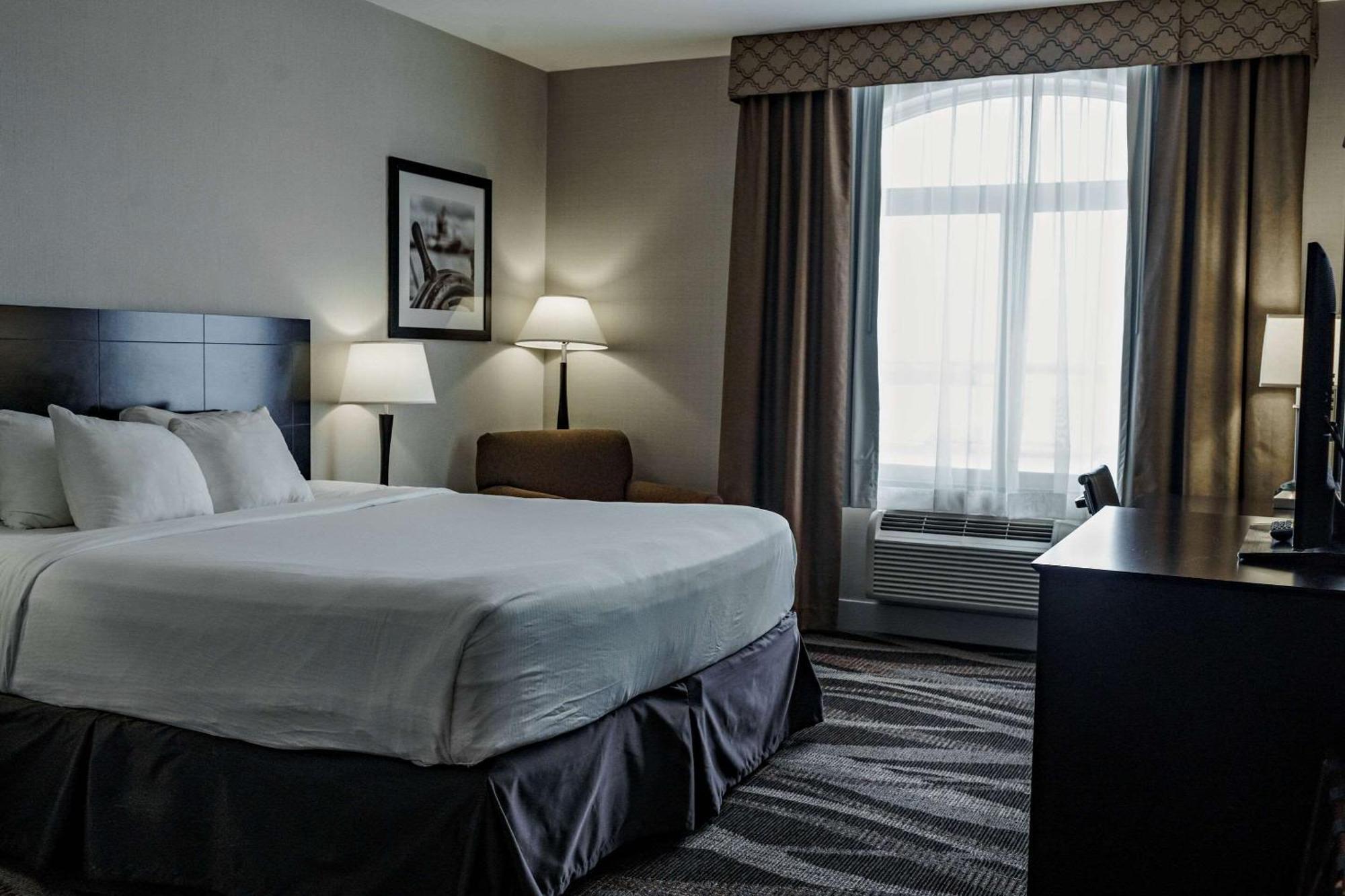 לדוק Radisson Hotel Edmonton Airport מראה חיצוני תמונה